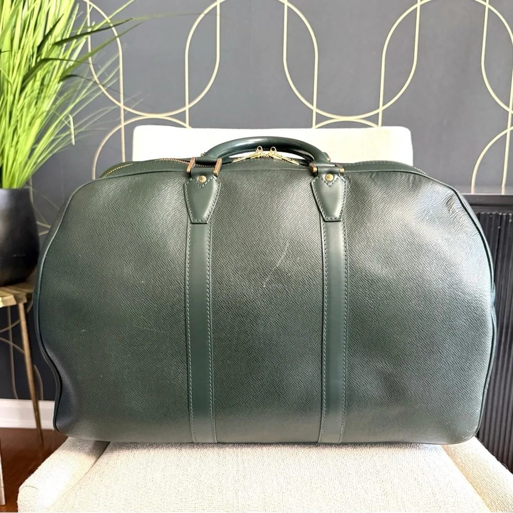 Authentic LOUIS VUITTON Taiga Kendall PM Episea green leather travel bag unisex
